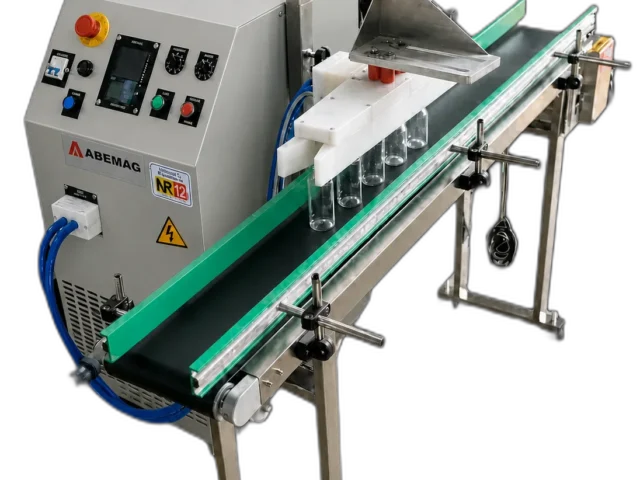 Seladora de indução automática ABEMAG TSI C1-40A com esteira transportadora